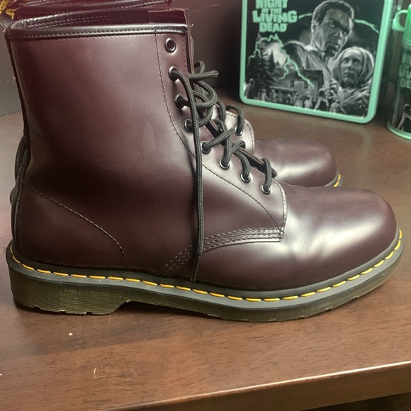 RARE PLUM DR MARTENS 1460 SIZE 12 - Picture 4 of 8